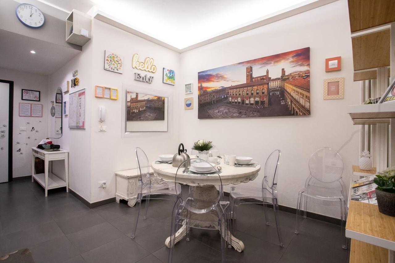 Happy Home Bo Centro Free Private Parking โบโลญญา ภายนอก รูปภาพ
