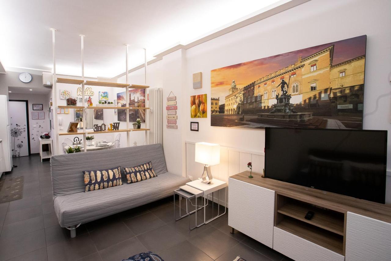 Happy Home Bo Centro Free Private Parking โบโลญญา ภายนอก รูปภาพ