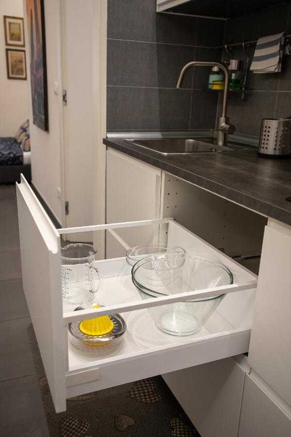 Happy Home Bo Centro Free Private Parking โบโลญญา ภายนอก รูปภาพ