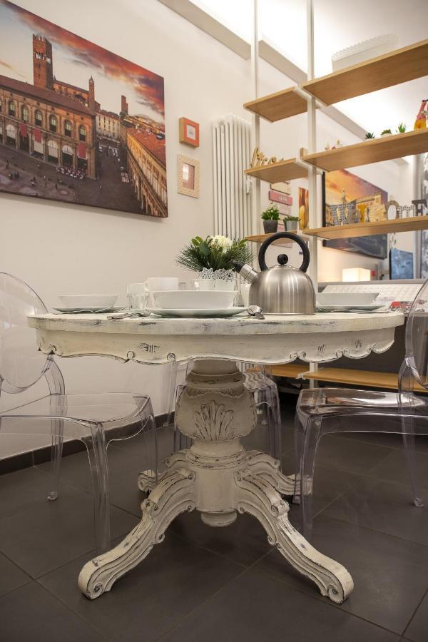Happy Home Bo Centro Free Private Parking โบโลญญา ภายนอก รูปภาพ