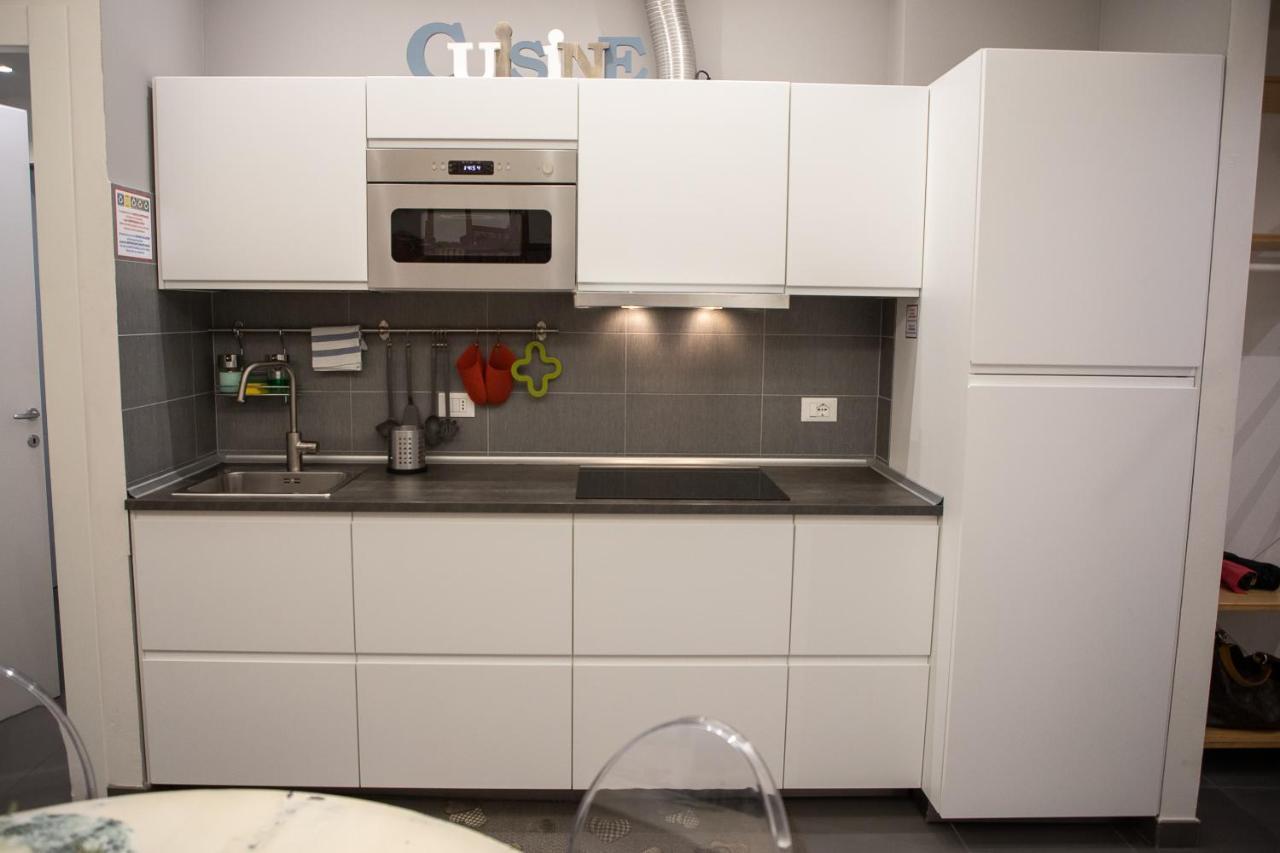 Happy Home Bo Centro Free Private Parking โบโลญญา ภายนอก รูปภาพ