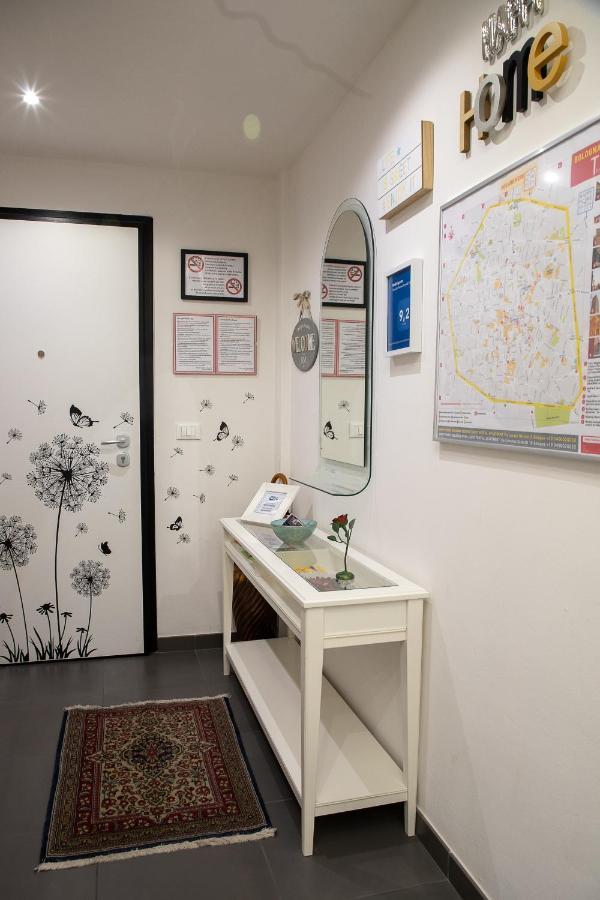 Happy Home Bo Centro Free Private Parking โบโลญญา ภายนอก รูปภาพ
