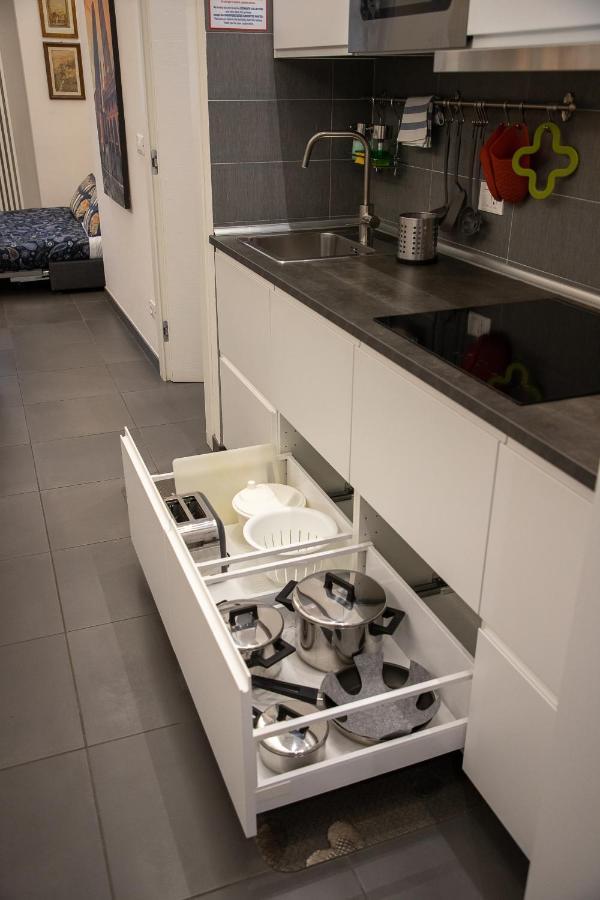 Happy Home Bo Centro Free Private Parking โบโลญญา ภายนอก รูปภาพ