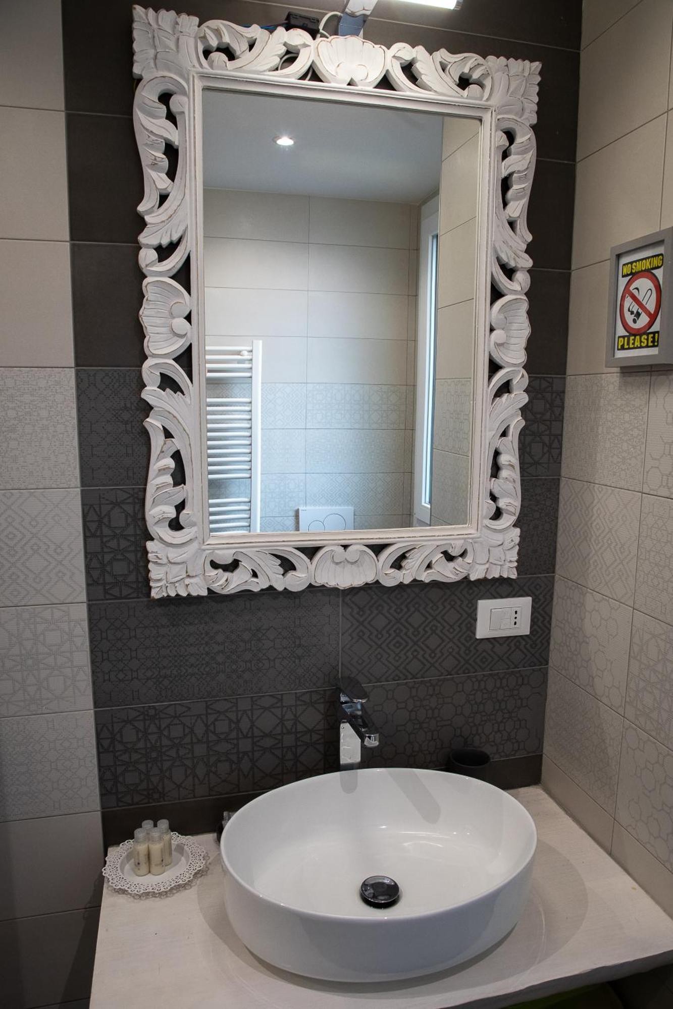 Happy Home Bo Centro Free Private Parking โบโลญญา ภายนอก รูปภาพ