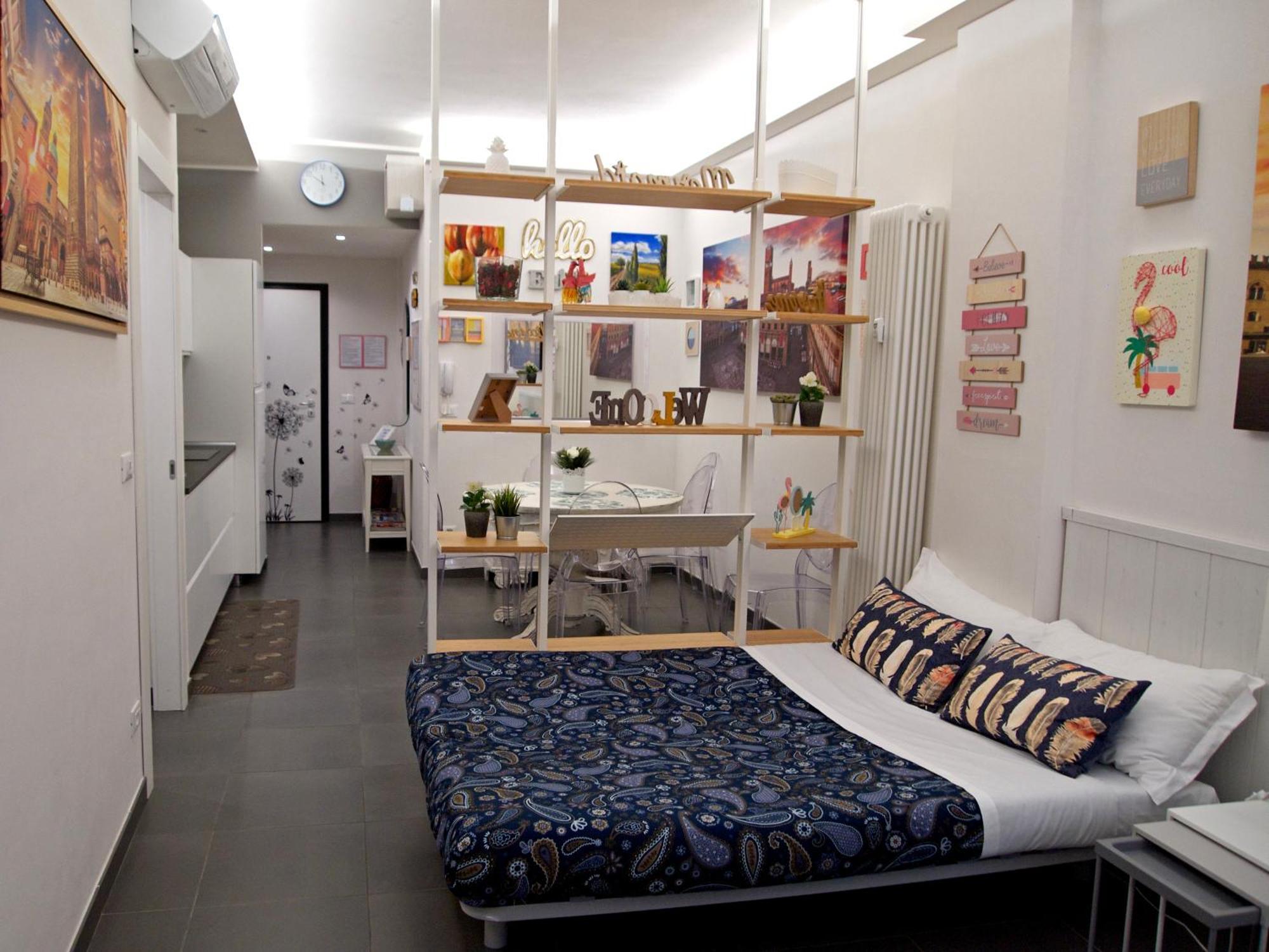 Happy Home Bo Centro Free Private Parking โบโลญญา ภายนอก รูปภาพ