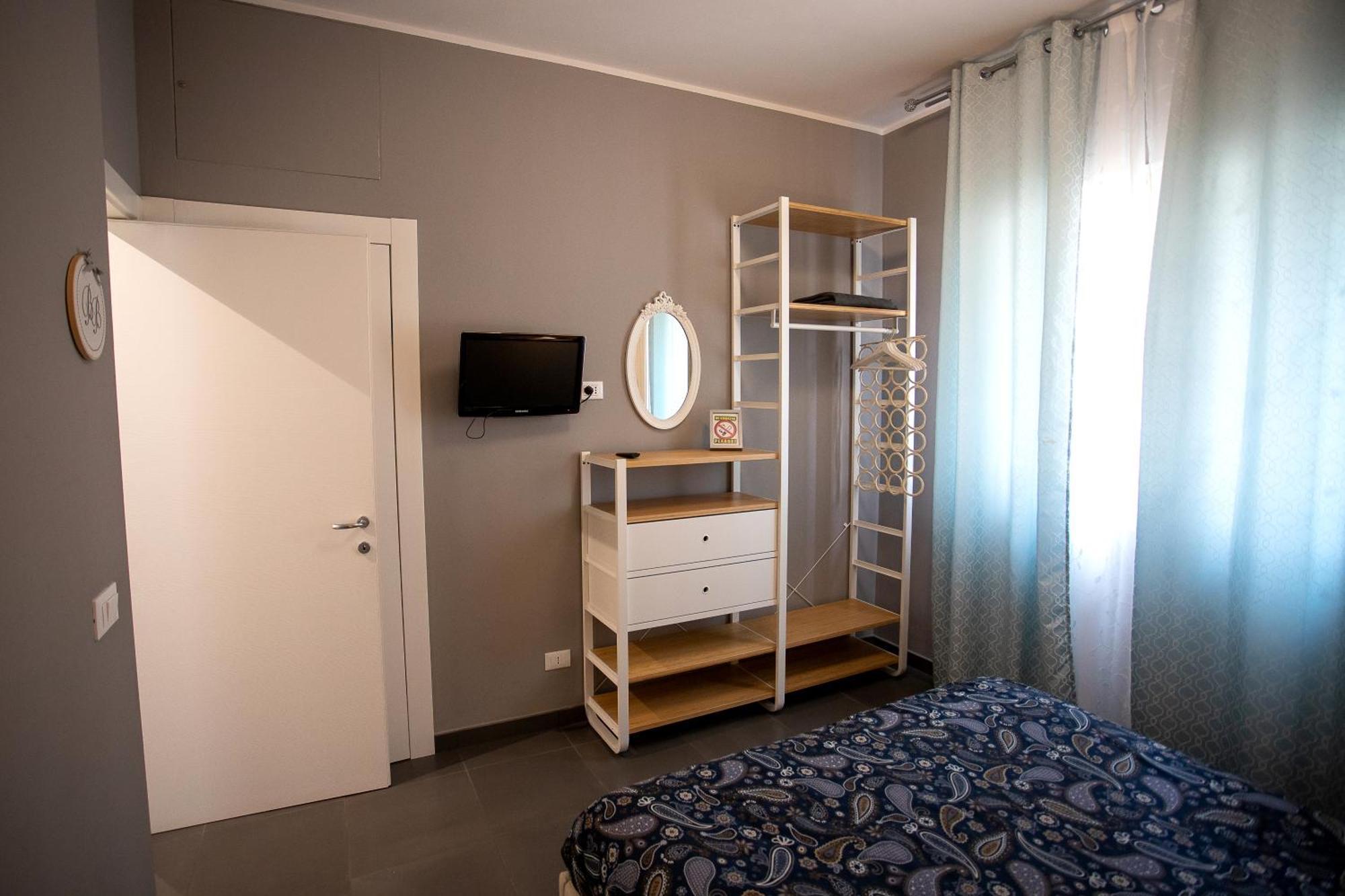 Happy Home Bo Centro Free Private Parking โบโลญญา ภายนอก รูปภาพ